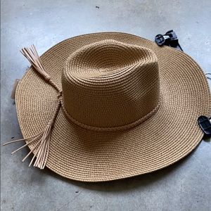 Beach Straw Hat with tassels